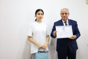 Ali məktəblərə yüksək bal toplayaraq qəbul olmuş, həmçinin 2024-2025-ci tədris ilində Respublika fənn olimpiadalarında və müxtəlif fənn müsabiqələrində uğur qazanmış şagirdlərlə görüş