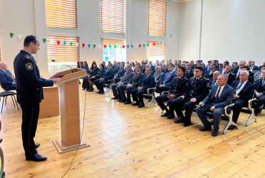 26.09.2025 – ci il tarixdə Qobustan Rayon İcra Hakimiyyəti və Qobustan Rayon Polis Şöbəsinin birgə təşkilatçılığı ilə Qobustan şəhər 3 saylı tam orta məktəbi binasının akt zalında Şagirdlər tərəfindən məktəblərə kəsici,deşici alətlərin, siqaret,elektron qəlyan və qadağan olunmuş əşyaların gətirilməsi hallarına qarşı mübarizə ilə bağlı tədbir keçirilmişdir.