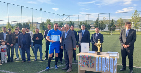 "Konstitusiya və Suverenlik ili" çərçivəsində Ulu Öndər Heydər Əliyevin anadan olmasının 102-ci ildönümünə həsr olunmuş futbol üzrə rayon çempionatının final oyunu keçirilmişdir.