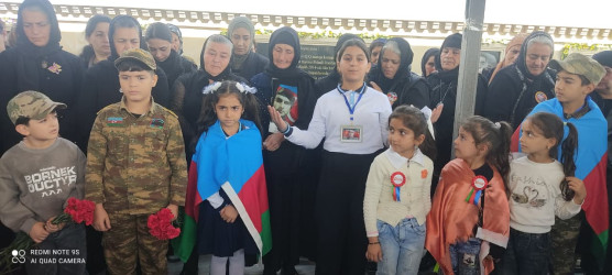 05.10.2025 - ci il tarixdə Qobustan rayonunun Poladlı kəndində şəhid Mecdunov Xalid Zahir oğlunun il mərasimi keçirilmişdir.