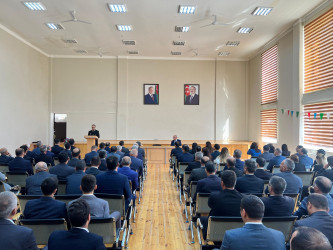 26.09.2025 – ci il tarixdə Qobustan Rayon İcra Hakimiyyəti və Qobustan Rayon Polis Şöbəsinin birgə təşkilatçılığı ilə Qobustan şəhər 3 saylı tam orta məktəbi binasının akt zalında Şagirdlər tərəfindən məktəblərə kəsici,deşici alətlərin, siqaret,elektron qəlyan və qadağan olunmuş əşyaların gətirilməsi hallarına qarşı mübarizə ilə bağlı tədbir keçirilmişdir.