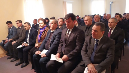 Martın 11 - də Qobustan Rayon İcra Hakimiyyətinin başçısı Adil Məmmədov növbəti səyyar qəbulunu Ərəbşalbaş kənd sakinləri ilə keçirmişdir.