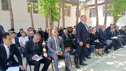 Mayın 13 - də Qobustan Rayon İcra Hakimiyyətinin başçısı Adil Məmmədov növbəti səyyar qəbulunu Poladlı  kənd sakinləri ilə keçirmişdir.
