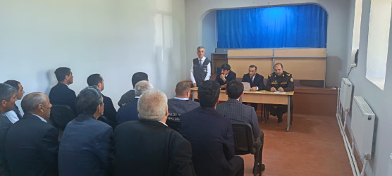 “Sel və daşqınların dağıdıcı təsirinin qarşısının alınması istiqamətində qabaqlayıcı tədbirlərin görülməsi və təbii fəlakət zamanı əhalinin davranışı” mövzusunda maarifləndirici tədbir