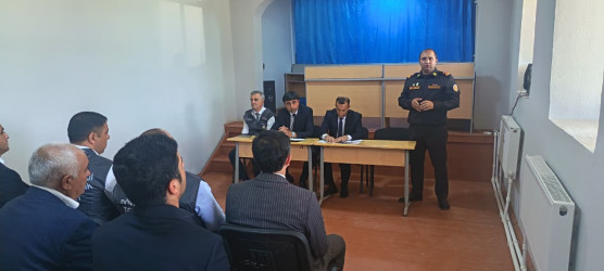 “Sel və daşqınların dağıdıcı təsirinin qarşısının alınması istiqamətində qabaqlayıcı tədbirlərin görülməsi və təbii fəlakət zamanı əhalinin davranışı” mövzusunda maarifləndirici tədbir