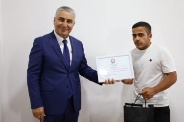 Ali məktəblərə yüksək bal toplayaraq qəbul olmuş, həmçinin 2024-2025-ci tədris ilində Respublika fənn olimpiadalarında və müxtəlif fənn müsabiqələrində uğur qazanmış şagirdlərlə görüş