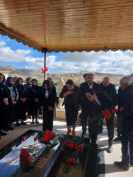 05.10.2026-cı il tarixində Poladlı kəndində şəhid Mecdunov Xalid Zahir oğlunun anım günü tədbiri keçirilmişdir.