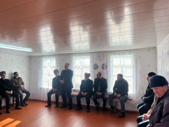 Noyabrın 19-da Qobustan rayonu Molokan-ruhani xristian” dini icmasına məxsus ibadət evində Qobustan Rayon İcra Hakimiyyətinin (RİH) və  Dini Qurumlarla İş üzrə Dövlət Komitəsinin (DQİDK) Dağlıq Şirvan regional bölməsinin birgə təşkilatçılığı ilə “Həmrəyliyin möhkəmlənməsində dini tolerantlığın əhəmiyyəti” mövzusunda tədbir keçirilib.