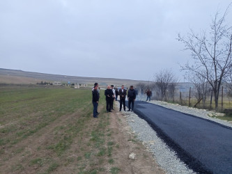 27.11.2025 - ci il tarixdə Qobustan Rayon İcra Hakimiyyətinin başçısı Adil Məmmədov Bəklə kəndində yeni çəkilmiş daxili yollara baxış keçirmişdir.