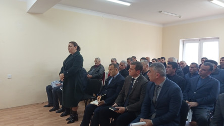 Dekabrın 17 - də Qobustan Rayon İcra Hakimiyyətinin başçısı Adil Məmmədov növbəti səyyar qəbulunu Cəmcəmli kənd sakinləri ilə keçirmişdir.