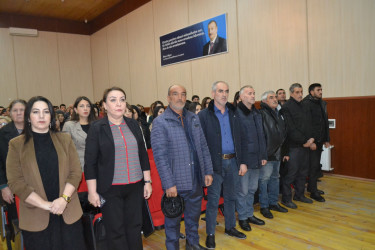 29.12.2025 – ci il tarixdə Qobustan Rayon İcra Hakimiyyətinin təşkilatçılığı ilə Qobustan Gənclər Evində 31 dekabr Dünya Azərbaycanlılarının Həmrəylik Günü və Yeni il münasibətilə tədbir və konsert proqramı keçirilmişdir.