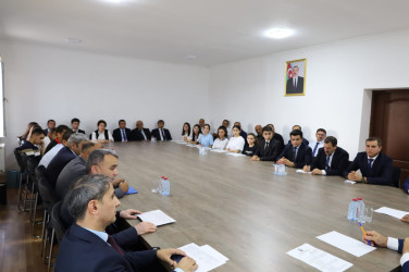 Ali məktəblərə yüksək bal toplayaraq qəbul olmuş, həmçinin 2024-2025-ci tədris ilində Respublika fənn olimpiadalarında və müxtəlif fənn müsabiqələrində uğur qazanmış şagirdlərlə görüş