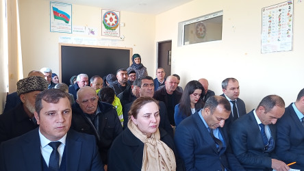 Martın 18 - də Qobustan Rayon İcra Hakimiyyətinin başçısı Adil Məmmədov növbəti səyyar qəbulunu İlanlı kənd sakinləri ilə keçirmişdir.
