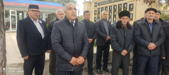 23.10.2025 - ci il tarixdə Qobustan rayonunun Sündü kəndində Vətən Müharibəsi şəhidi Ağayev Zamin Zülfüqar  oğlunun il mərasimi keçirilmişdir.