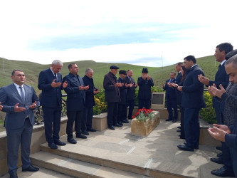 31 mart – Azərbaycanlıların Soyqırımı Günü ilə əlaqədar Qobustan rayonu Təklə kəndi ərazisində yerləşən parkda Türk şəhidinin məzarı ziyarət olundu.