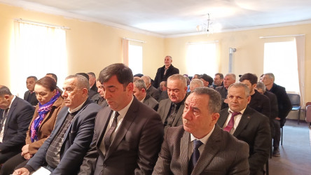 Martın 11 - də Qobustan Rayon İcra Hakimiyyətinin başçısı Adil Məmmədov növbəti səyyar qəbulunu Ərəbşalbaş kənd sakinləri ilə keçirmişdir.