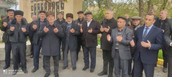 23.10.2025 - ci il tarixdə Qobustan rayonunun Sündü kəndində Vətən Müharibəsi şəhidi Ağayev Zamin Zülfüqar  oğlunun il mərasimi keçirilmişdir.