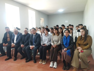 Aprelin 2-də Qobustan rayonu Yekəxana kənd tam orta məktəbində Qobustan Rayon İcra Hakimiyyətinin və Dini Qurumlarla İş üzrə Dövlət Komitəsinin Dağlıq Şirvan regional bölməsinin birgə təşkilatçılığı ilə “Aprel döyüşləri və gənclərin vətənpərvərlik tərbiyəsi” mövzusunda tədbir keçirilib.