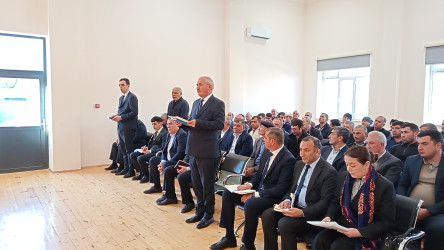 Oktyabrın 16 - da Qobustan Rayon İcra Hakimiyyətinin başçısı Adil Məmmədov növbəti səyyar qəbulunu Nabur kəndinin sakinləri ilə keçirmişdir.