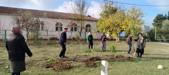 04.11.2025 – ci il tarixdə Qobustan rayonu ərazisində “Zəfər Günü” ilə əlaqədar ağacəkmə aksiyası keçirilmişdir.