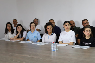 Ali məktəblərə yüksək bal toplayaraq qəbul olmuş, həmçinin 2024-2025-ci tədris ilində Respublika fənn olimpiadalarında və müxtəlif fənn müsabiqələrində uğur qazanmış şagirdlərlə görüş