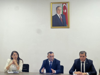 “Şəhərsalma və Memarlıq İli” çərçivəsində “Memarlıqda milli üslub: Heydər Əliyevin müasir Azərbaycan memarlığına töhfələri” adlı dəyirmi masa keçirilmişdir.