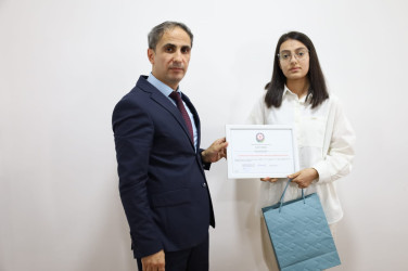 Ali məktəblərə yüksək bal toplayaraq qəbul olmuş, həmçinin 2024-2025-ci tədris ilində Respublika fənn olimpiadalarında və müxtəlif fənn müsabiqələrində uğur qazanmış şagirdlərlə görüş