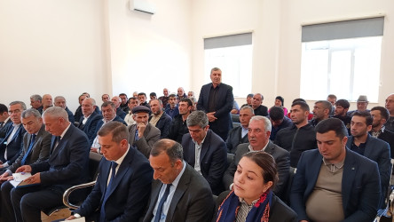 Oktyabrın 16 - da Qobustan Rayon İcra Hakimiyyətinin başçısı Adil Məmmədov növbəti səyyar qəbulunu Nabur kəndinin sakinləri ilə keçirmişdir.
