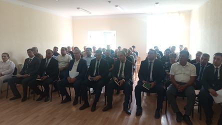 Qobustan Rayon İcra Hakimiyyətinin başçısı Adil Məmmədov növbəti səyyar qəbulunu Cəmcəmli kənd sakinləri ilə keçirmişdir.