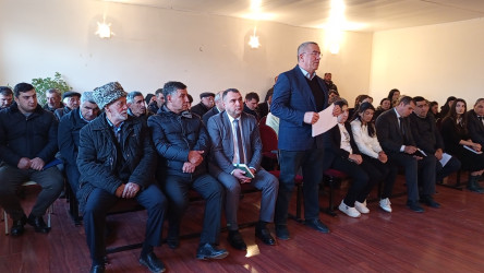 Martın 6 - da Qobustan Rayon İcra Hakimiyyətinin başçısı Adil Məmmədov növbəti səyyar qəbulunu Xilmilli kənd sakinləri ilə keçirmişdir.