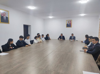 18 mart 2026-cı il tarixində Qobustan Rayon İcra Hakimiyyətinin təşkilatçılığı ilə Qobustan Rayon İcra Hakimiyyətinin konfrans zalında “Şəhərsalma və Memarlıq İli” çərçivəsində Uşaq Səfirlər Məclisininin nümayəndələrinin iştirakı ilə “Vətənpərvərlik” mövzusunda tədbir keçirilmişdir.