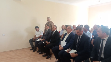 Qobustan Rayon İcra Hakimiyyətinin başçısı Adil Məmmədov növbəti səyyar qəbulunu Cəmcəmli kənd sakinləri ilə keçirmişdir.