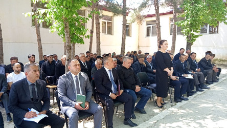 Mayın 13 - də Qobustan Rayon İcra Hakimiyyətinin başçısı Adil Məmmədov növbəti səyyar qəbulunu Poladlı  kənd sakinləri ilə keçirmişdir.