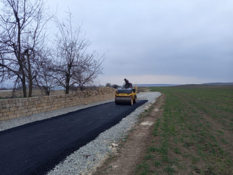27.11.2025 - ci il tarixdə Qobustan Rayon İcra Hakimiyyətinin başçısı Adil Məmmədov Bəklə kəndində yeni çəkilmiş daxili yollara baxış keçirmişdir.