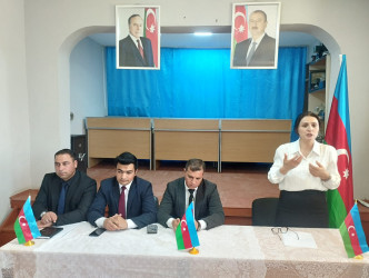 Aprelin 2-də Qobustan rayonu Yekəxana kənd tam orta məktəbində Qobustan Rayon İcra Hakimiyyətinin və Dini Qurumlarla İş üzrə Dövlət Komitəsinin Dağlıq Şirvan regional bölməsinin birgə təşkilatçılığı ilə “Aprel döyüşləri və gənclərin vətənpərvərlik tərbiyəsi” mövzusunda tədbir keçirilib.