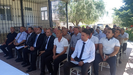 Qobustan Rayon İcra Hakimiyyətinin başçısı Adil Məmmədov növbəti səyyar qəbulunu Qaracüzlü kənd sakinləri ilə keçirmişdir.