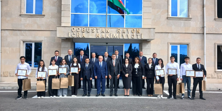 Qobustan Rayon İcra Hakimiyyətində ali məktəblərə yüksək balla qəbul olmuş məzunlarla görüş keçirilmişdir.