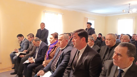 Martın 11 - də Qobustan Rayon İcra Hakimiyyətinin başçısı Adil Məmmədov növbəti səyyar qəbulunu Ərəbşalbaş kənd sakinləri ilə keçirmişdir.