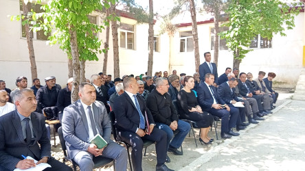 Mayın 13 - də Qobustan Rayon İcra Hakimiyyətinin başçısı Adil Məmmədov növbəti səyyar qəbulunu Poladlı  kənd sakinləri ilə keçirmişdir.
