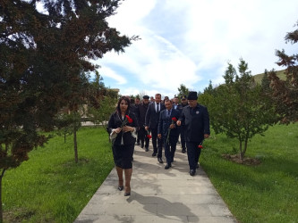 31 mart – Azərbaycanlıların Soyqırımı Günü ilə əlaqədar Qobustan rayonu Təklə kəndi ərazisində yerləşən parkda Türk şəhidinin məzarı ziyarət olundu.