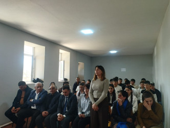 Aprelin 2-də Qobustan rayonu Yekəxana kənd tam orta məktəbində Qobustan Rayon İcra Hakimiyyətinin və Dini Qurumlarla İş üzrə Dövlət Komitəsinin Dağlıq Şirvan regional bölməsinin birgə təşkilatçılığı ilə “Aprel döyüşləri və gənclərin vətənpərvərlik tərbiyəsi” mövzusunda tədbir keçirilib.