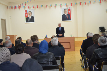 27.11.2024 - cü il tarixdə Qobustan Rayon İcra Hakimiyyətinin başçısı Adil Məmmədovun Sündü kəndinin sakinləri ilə səyyar qəbulu